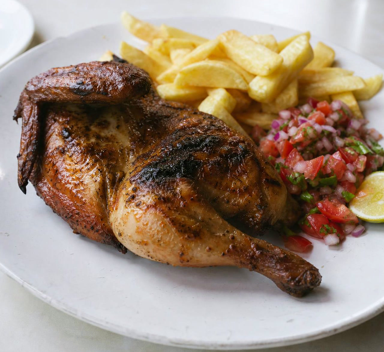 Meza ya vyakula vya Kiswahili mchana